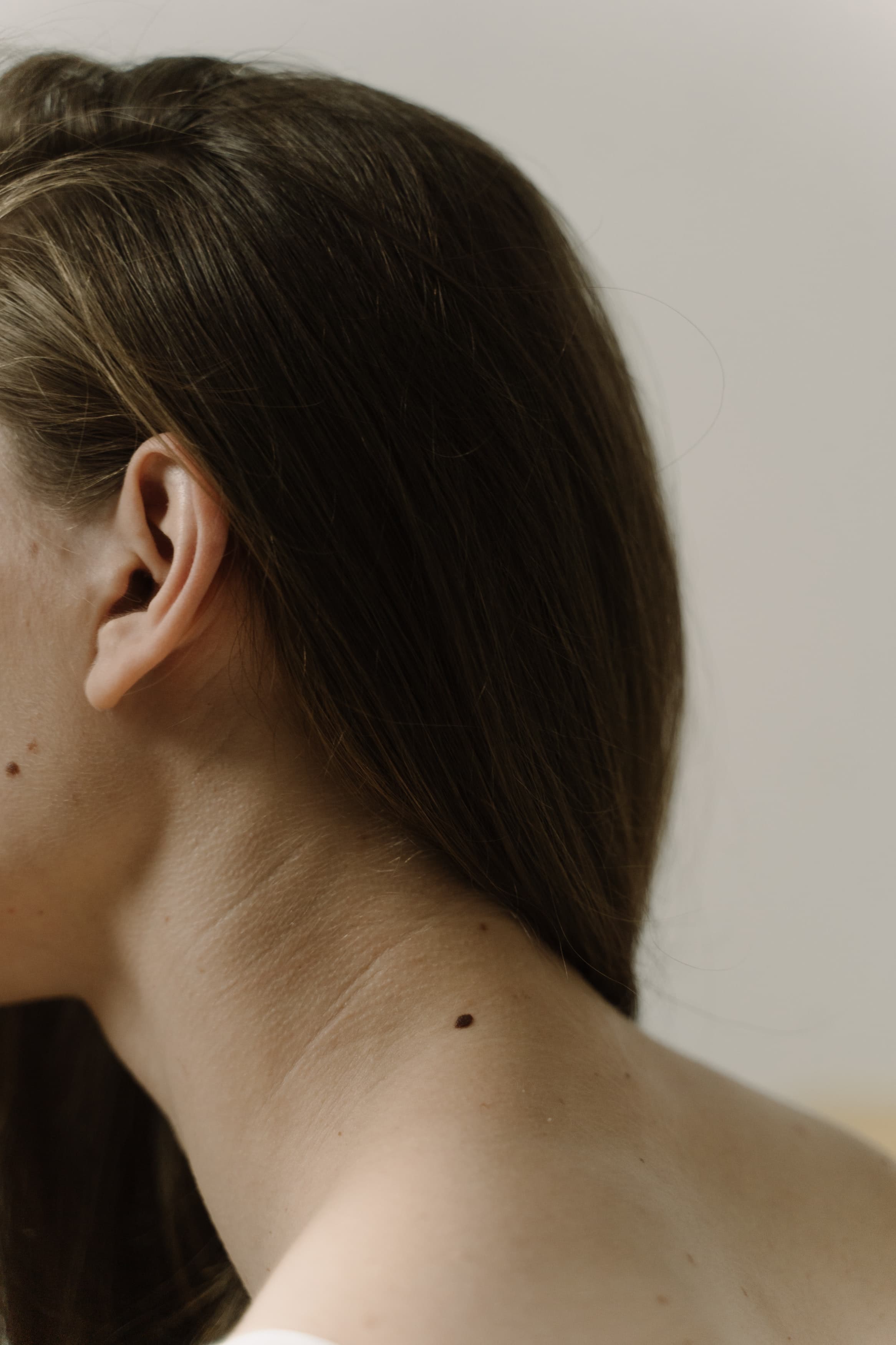 Esporsi al sole senza rischi? Si può, se proteggi la tua pelle prima.